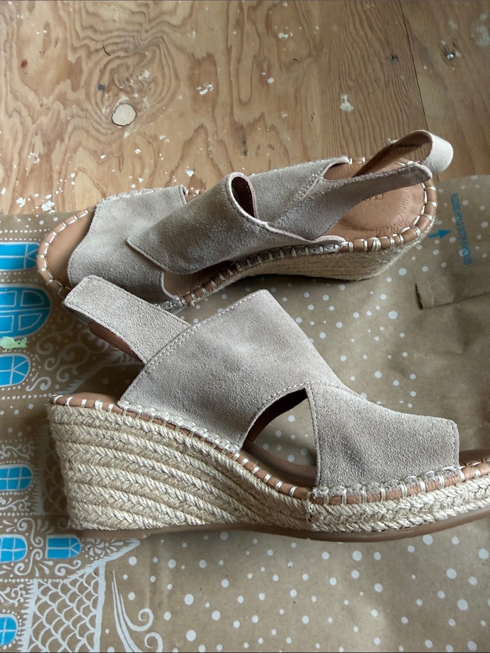 gentle souls light beige suede slingback sandals - Picture 3 of 7